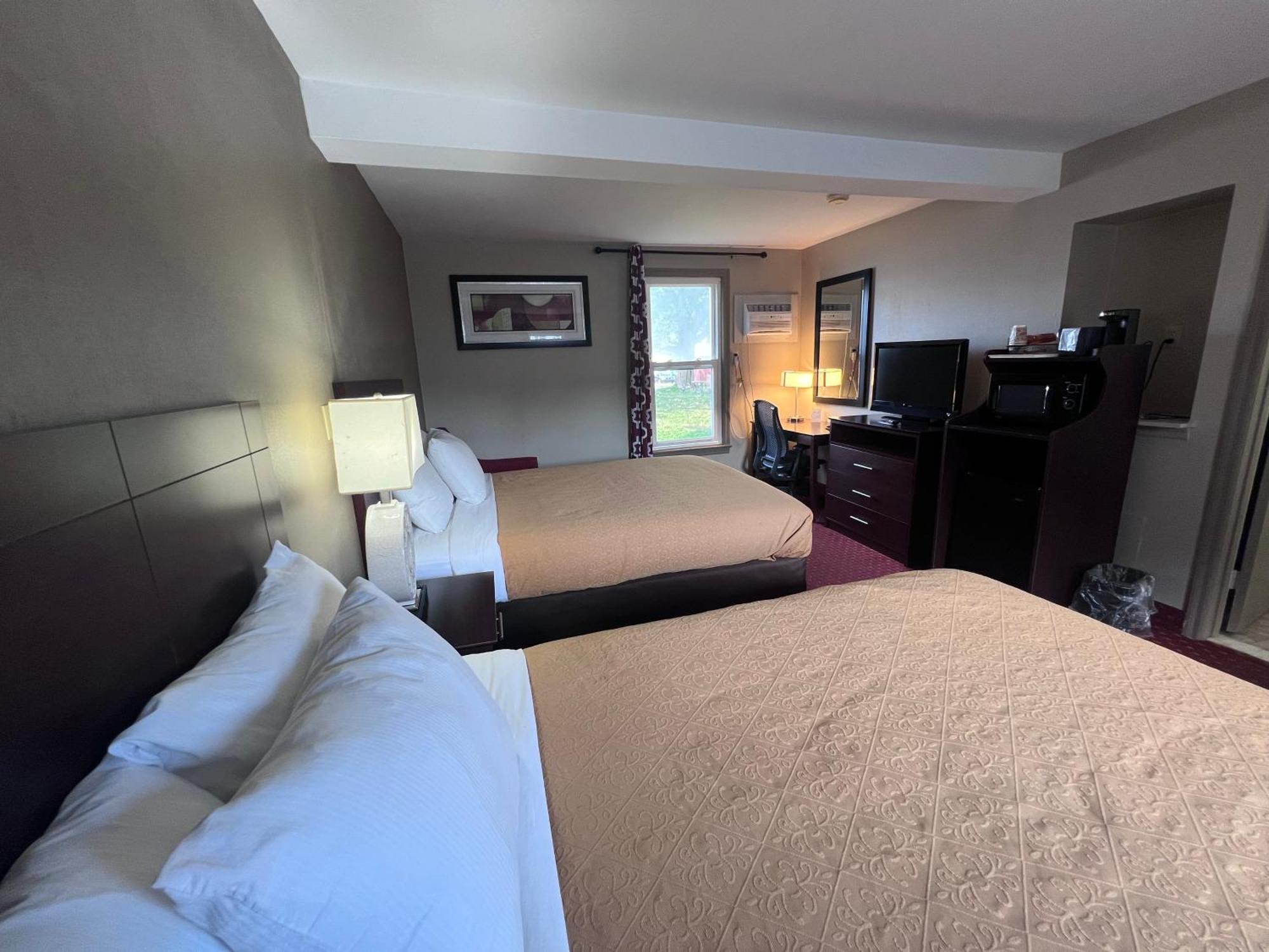 Rodeway Inn & Suites Герші Екстер'єр фото