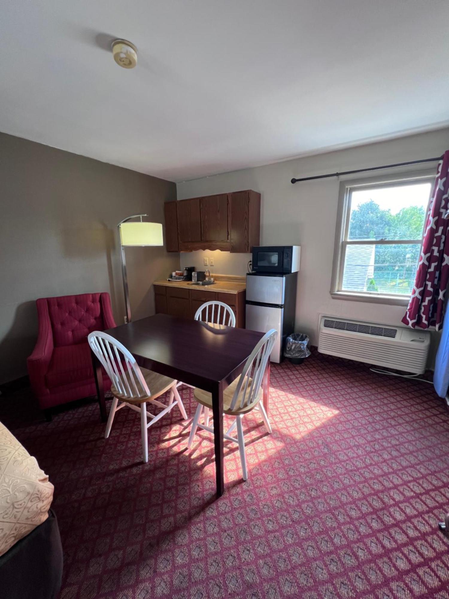 Rodeway Inn & Suites Герші Екстер'єр фото