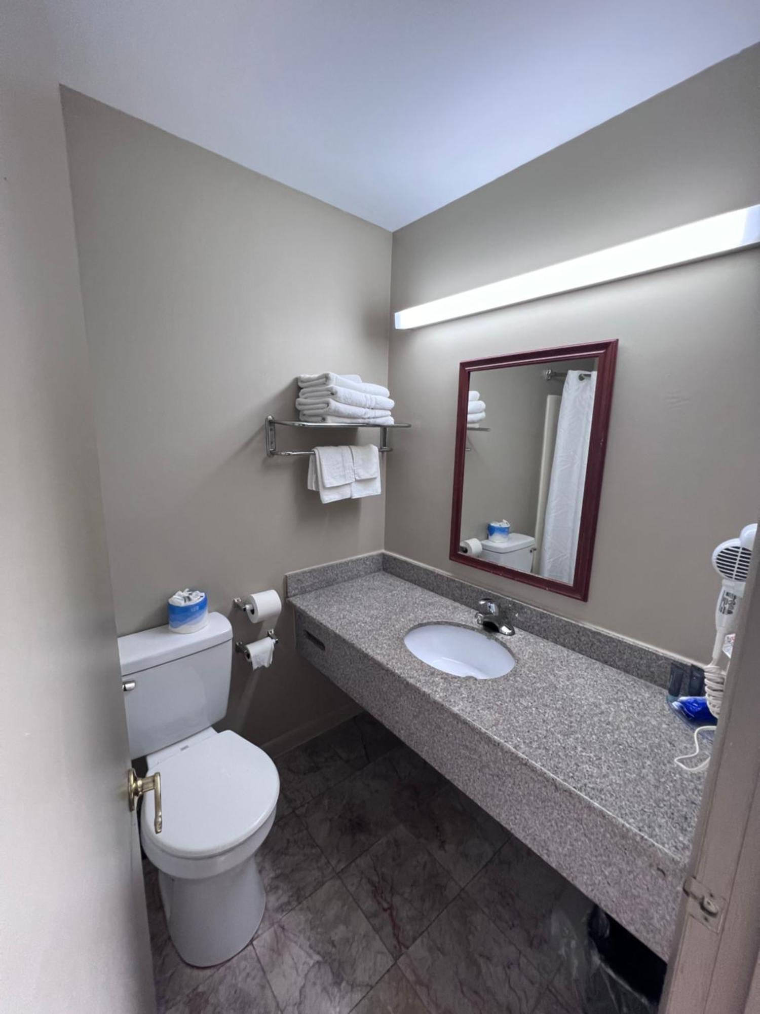 Rodeway Inn & Suites Герші Екстер'єр фото