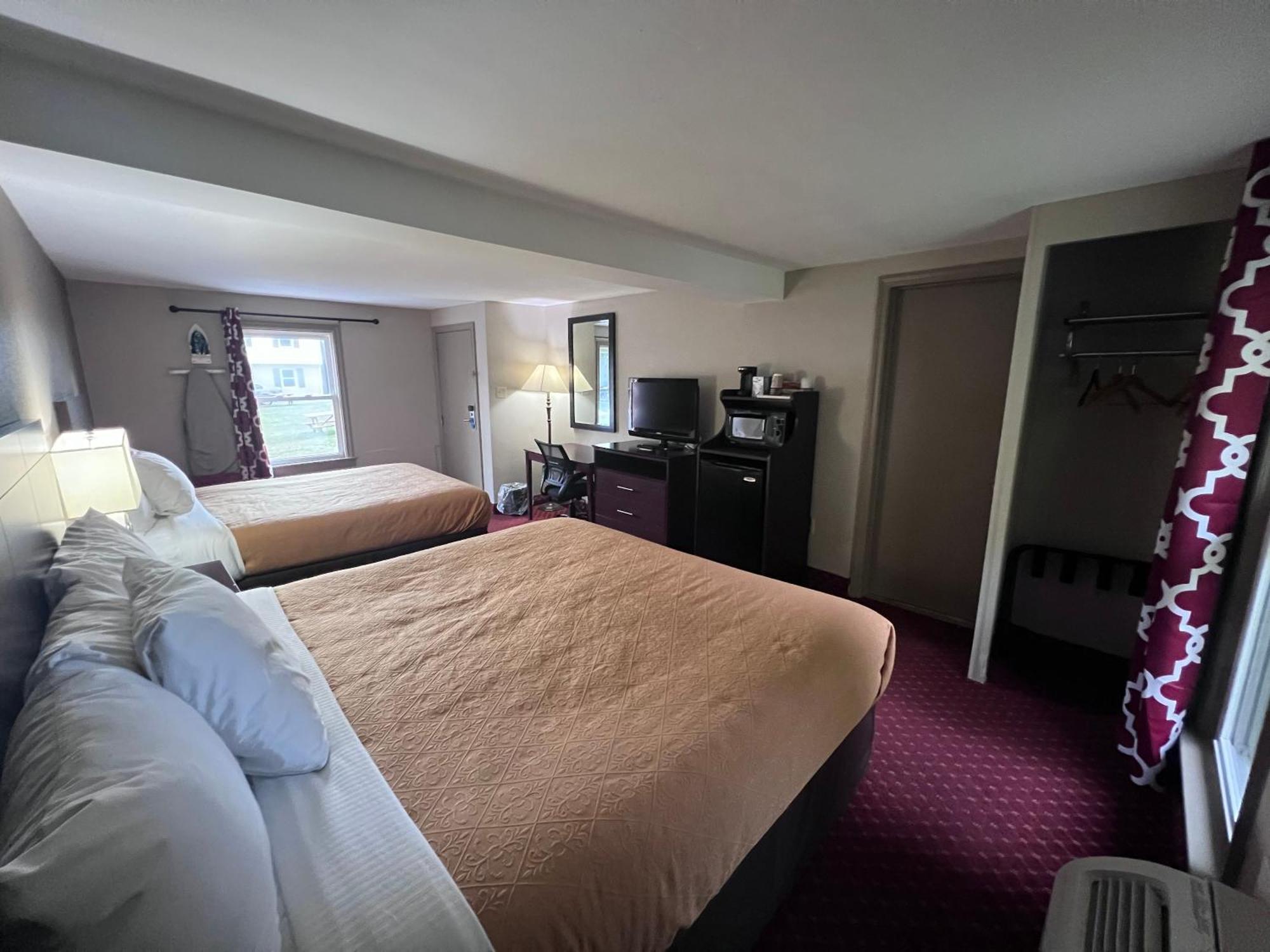 Rodeway Inn & Suites Герші Екстер'єр фото