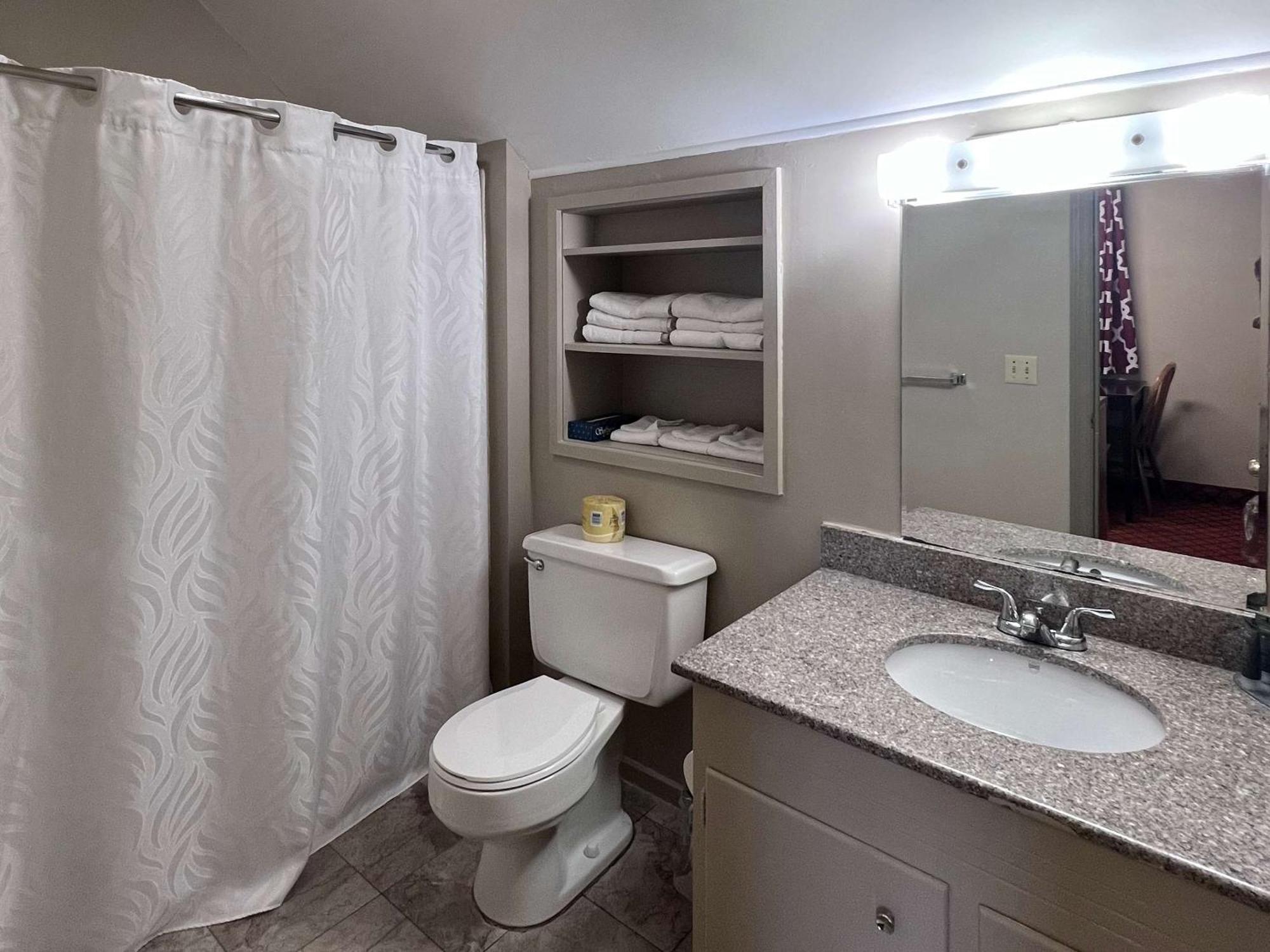 Rodeway Inn & Suites Герші Екстер'єр фото