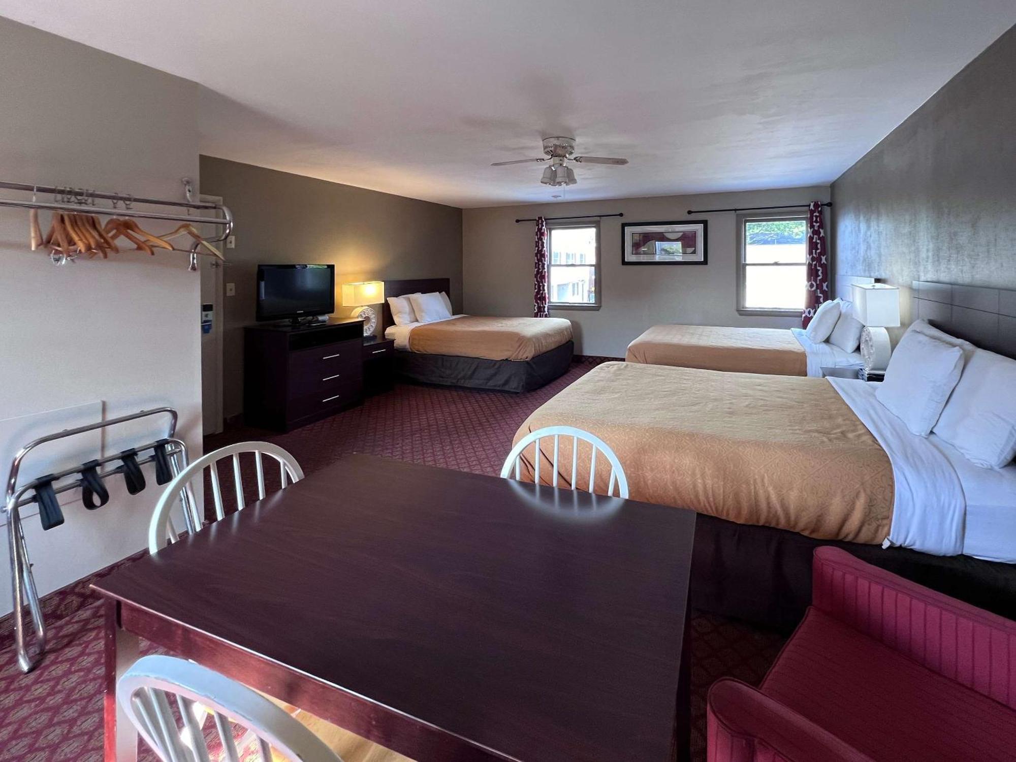 Rodeway Inn & Suites Герші Екстер'єр фото